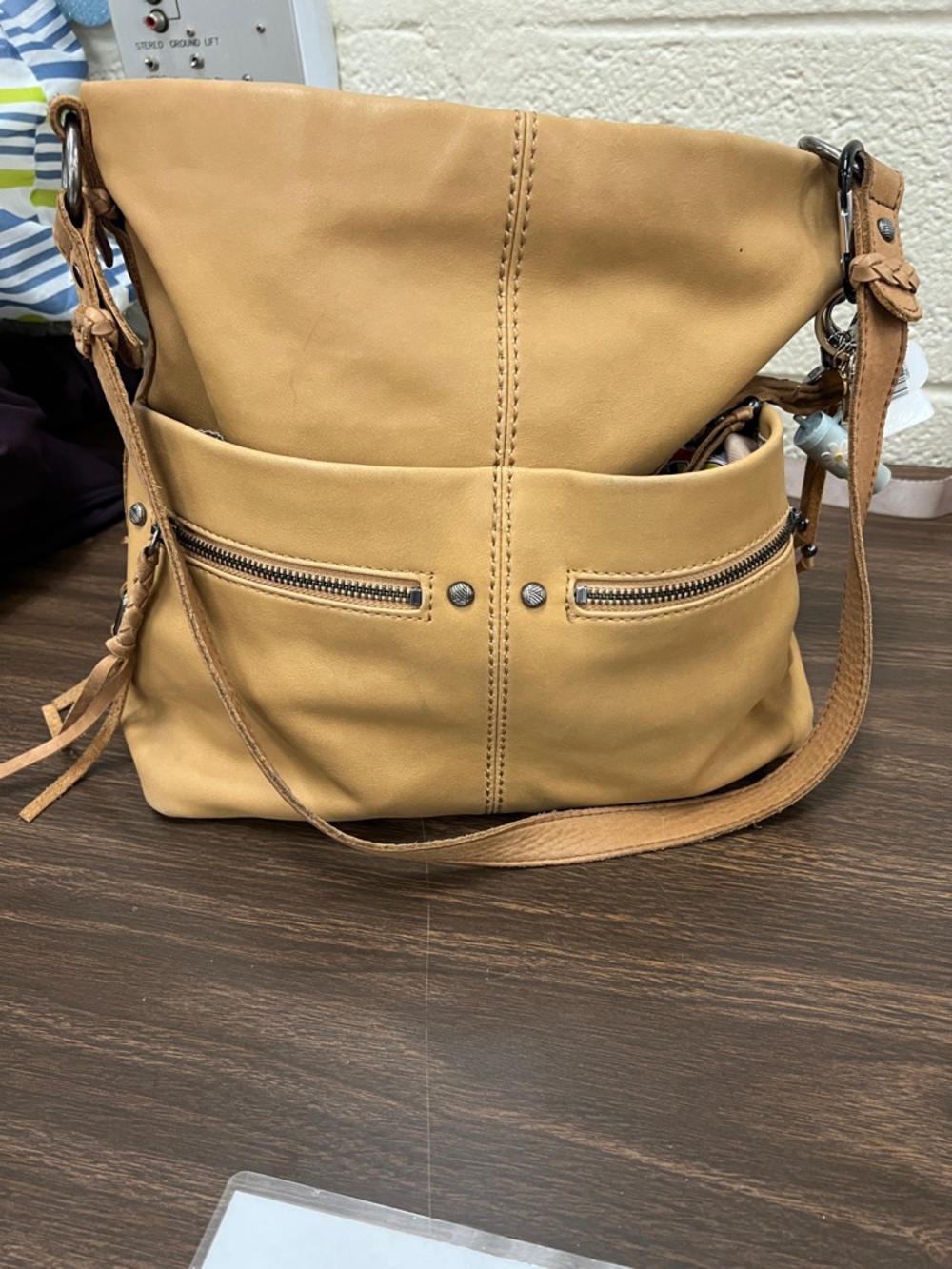 The Sak Ashland Bucket Hobo Shoulder Bag in Tobacco. Softest leather! - Picture 5 of 5